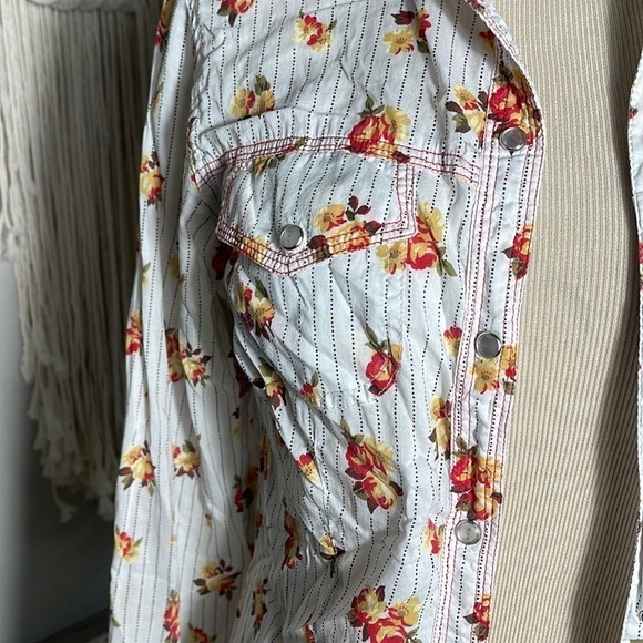 Fossil women’s floral button down blouse size XSMALL - Picture 3 of 9
